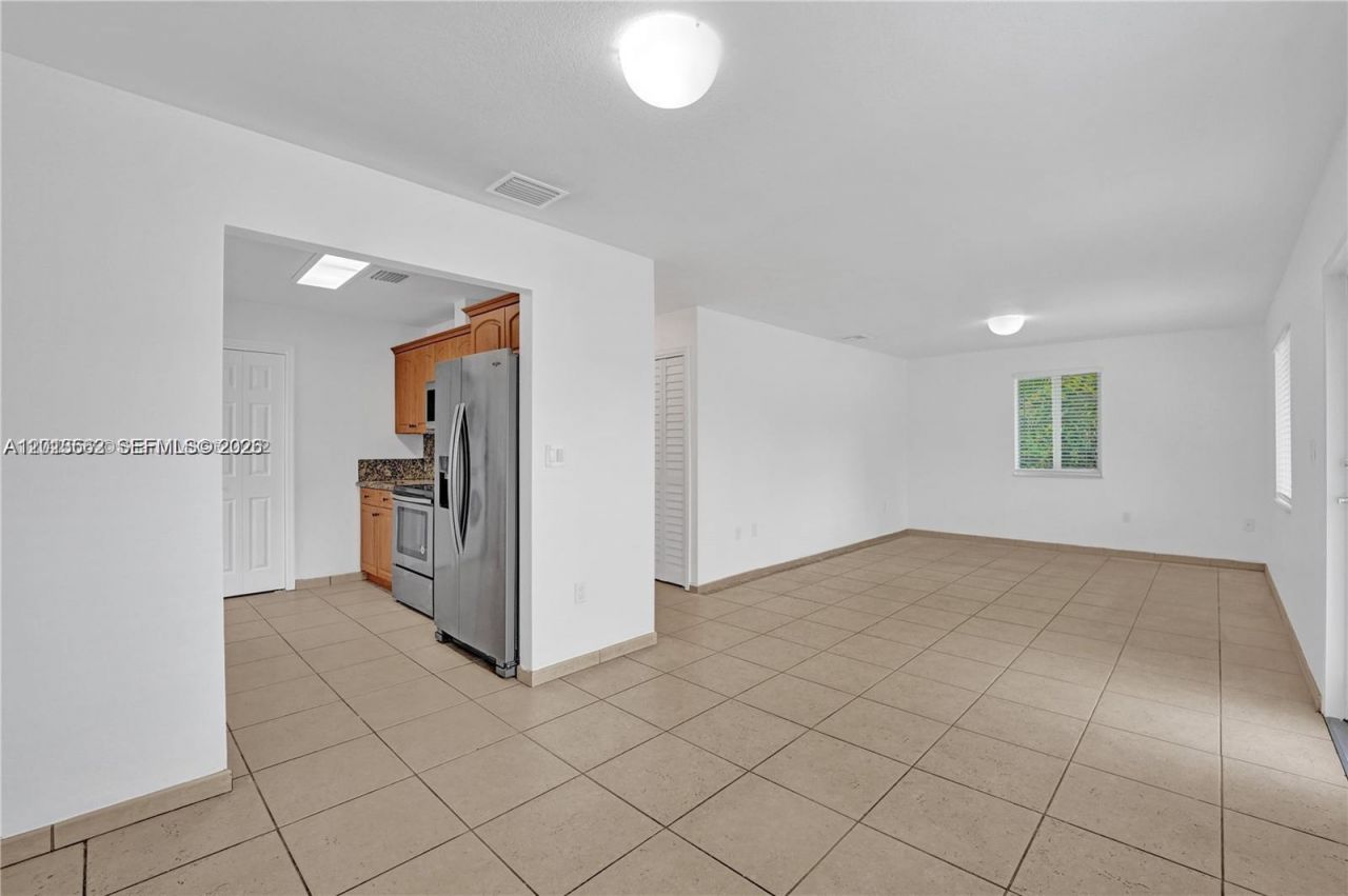 2747 SW 17th St , Miami, FL 33145 Photo
