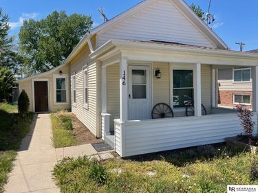 146 N 8th Street , Geneva, NE 68361