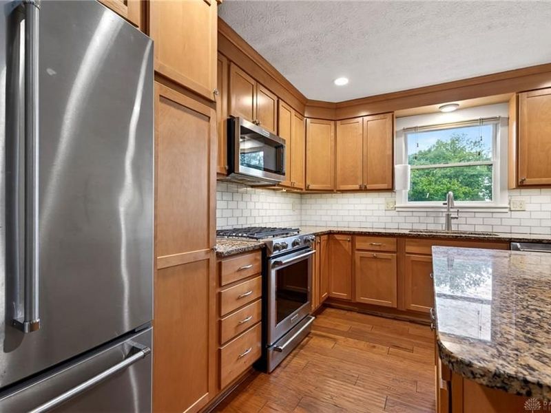 391 Roselake Drive, Centerville, OH 45458 Photo 12