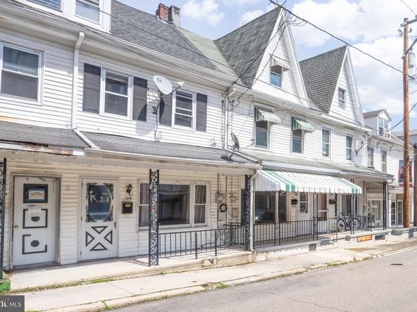 104 W WATER STREET , NEW PHILADELPHIA, PA 17959