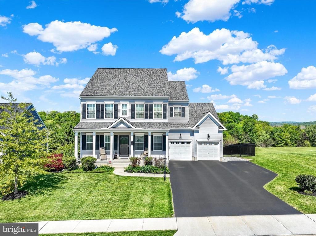 100 HOLLYHOCK DRIVE, MANCHESTER, PA 17345