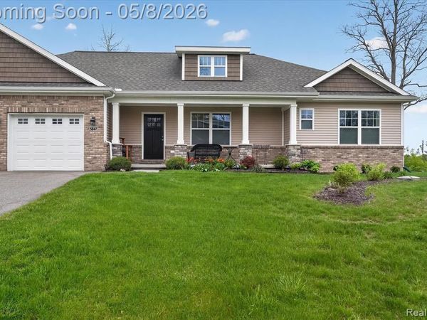 5847 Scenic Bluff Drive, Brighton Twp, MI 48116