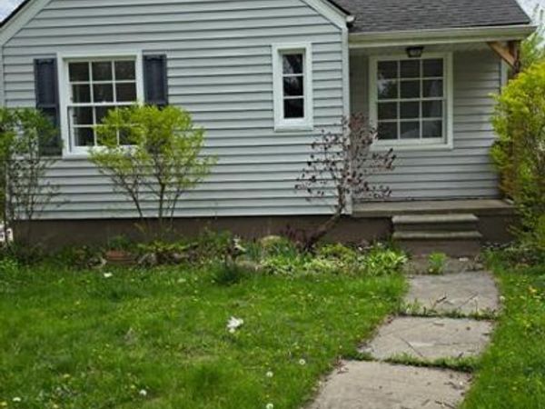 19700 Washtenaw Street , Harper Woods, MI 48225