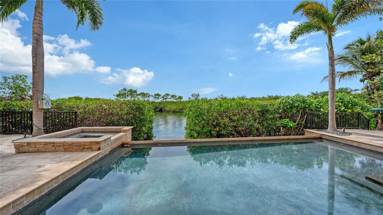1356 Point Crisp Road, Sarasota, FL 34242 Photo