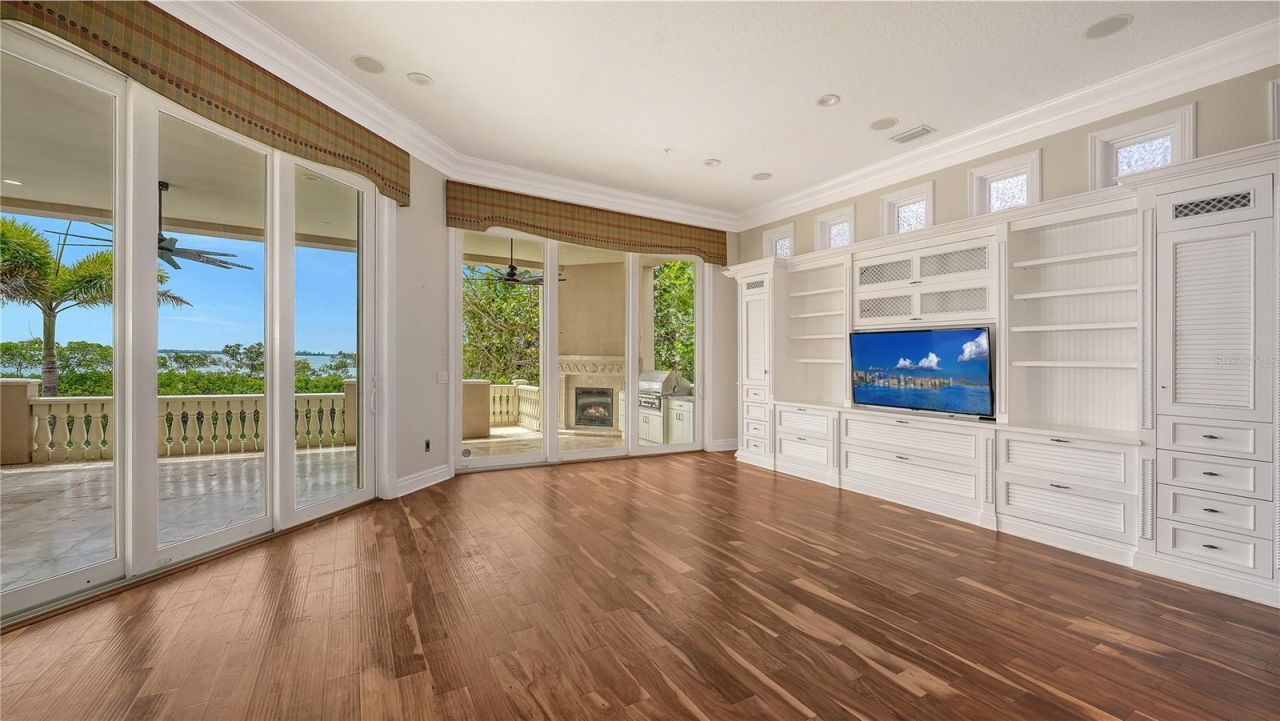 1356 Point Crisp Road, Sarasota, FL 34242 Photo