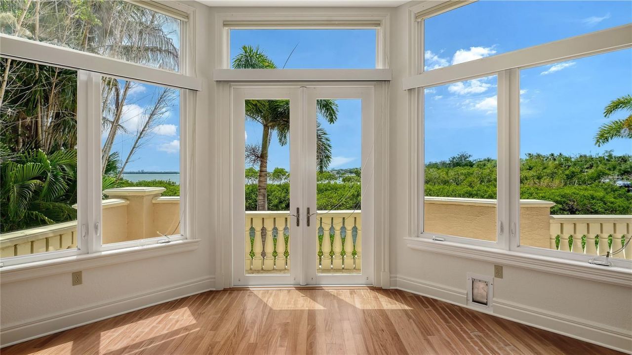 1356 Point Crisp Road, Sarasota, FL 34242 Photo
