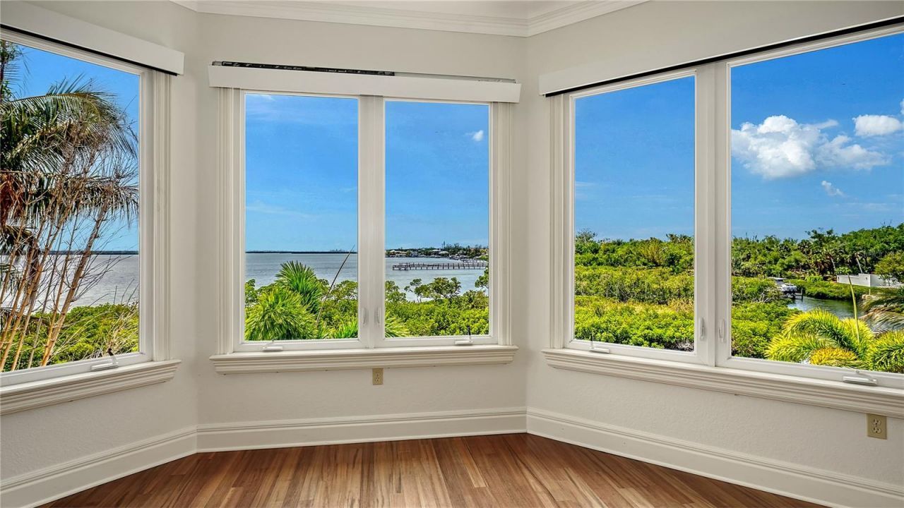 1356 Point Crisp Road, Sarasota, FL 34242 Photo