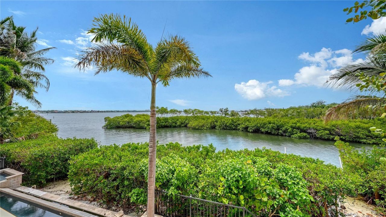 1356 Point Crisp Road, Sarasota, FL 34242 Photo