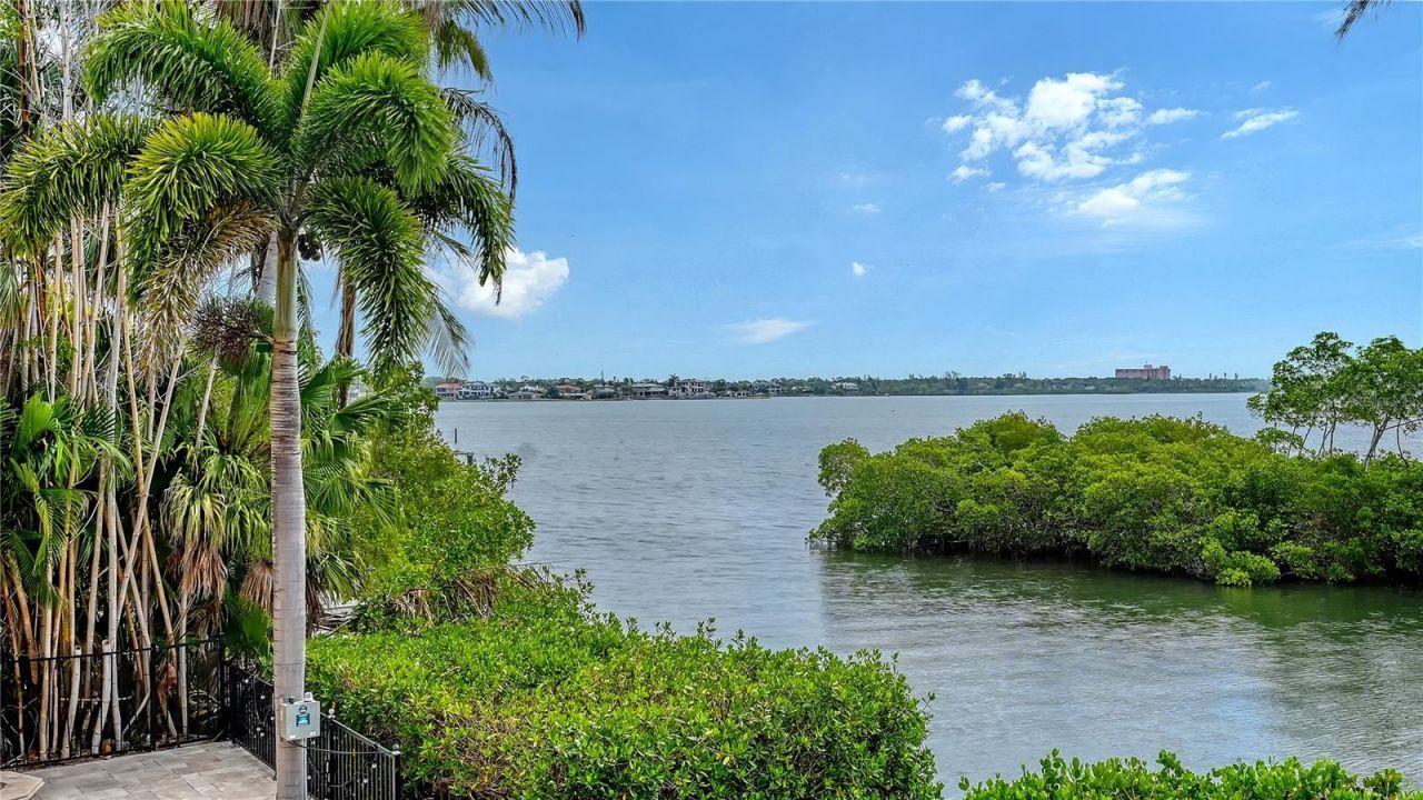 1356 Point Crisp Road, Sarasota, FL 34242 Photo
