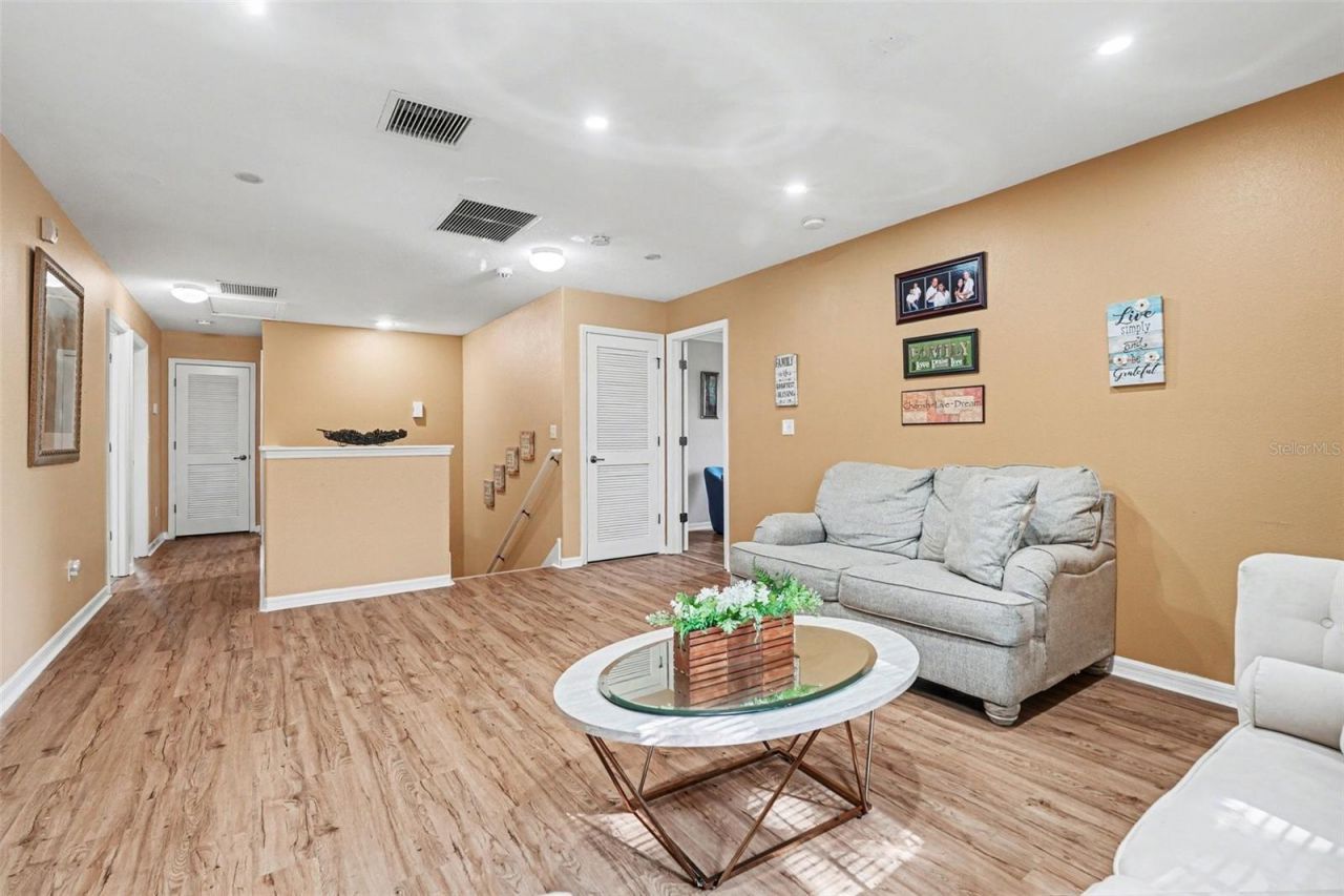 1720 Atlantic Drive , Ruskin, FL 33570 Photo