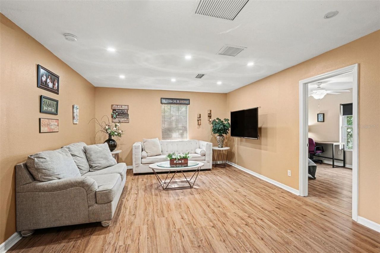 1720 Atlantic Drive , Ruskin, FL 33570 Photo