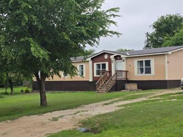 119 Enchanted Lakes Drive, Azle, TX 76020