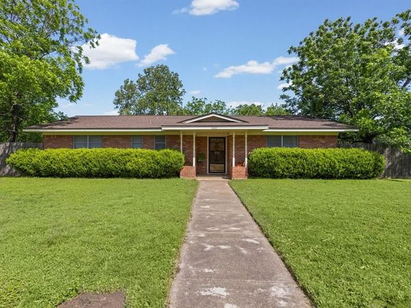 203 Randy Drive, Woodway, TX 76712