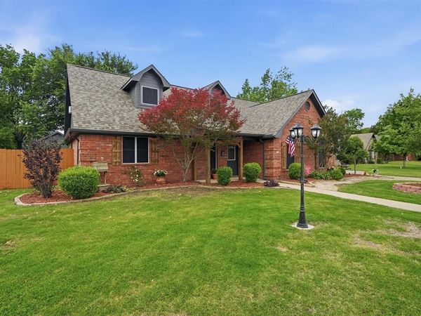 105 Franklin Court , Pottsboro, TX 75076