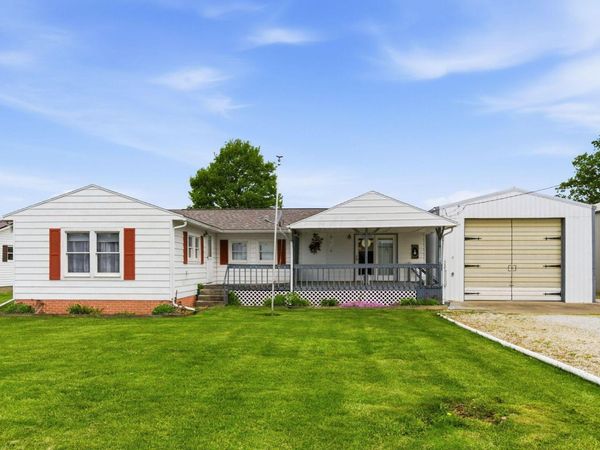 23215 County Road 621 , Coshocton, OH 43812