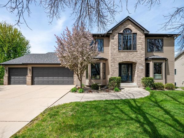 900 Lexington Avenue N, New Prague, MN 56071