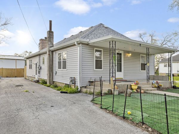 907 N Virginia Street, Watseka, IL 60970