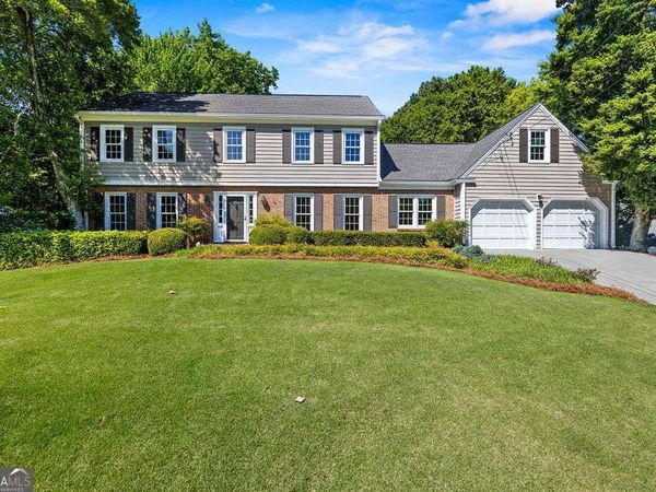 5054 Pine Bark Circle, Dunwoody, GA 30338