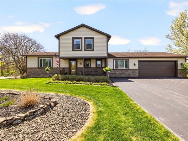 41 Woodstock Lane , Brockport, NY 14420
