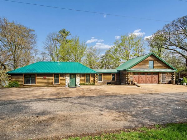 32521 231st Street, Eldora, IA 50627