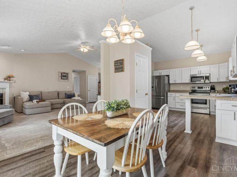 984 Country Oaks Lane, Wilmington, OH 45177 Photo 12