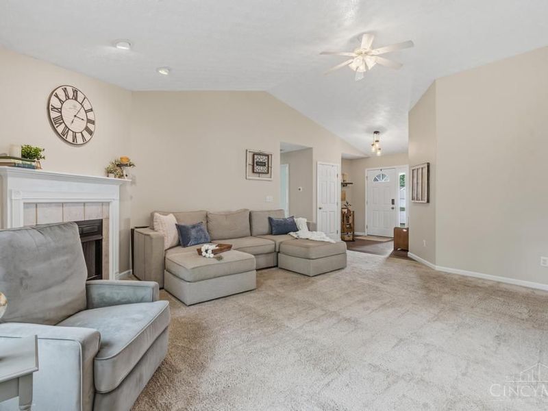 984 Country Oaks Lane, Wilmington, OH 45177 Photo 8