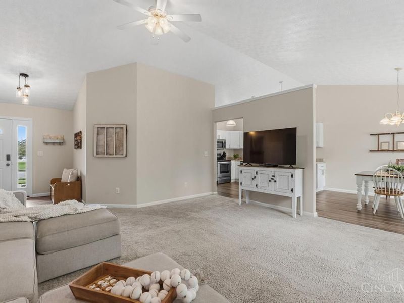984 Country Oaks Lane, Wilmington, OH 45177 Photo 9