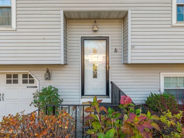6 Silverberry Place, Albany, NY 12211