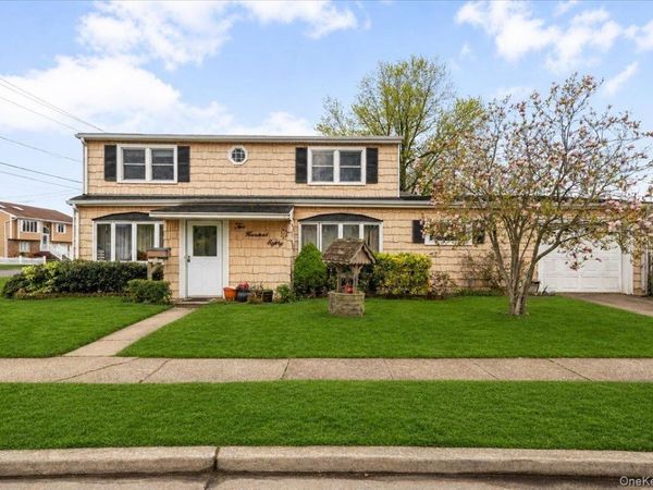 280 Division Avenue , Massapequa, NY 11758