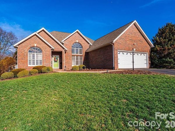 3992 Brickfield Street , Hickory, NC 28602