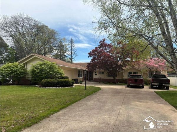 1566 Riverview Avenue, Monroe, MI 48162