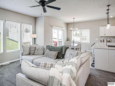 4905 N 180th Avenue , Elkhorn, NE 68022