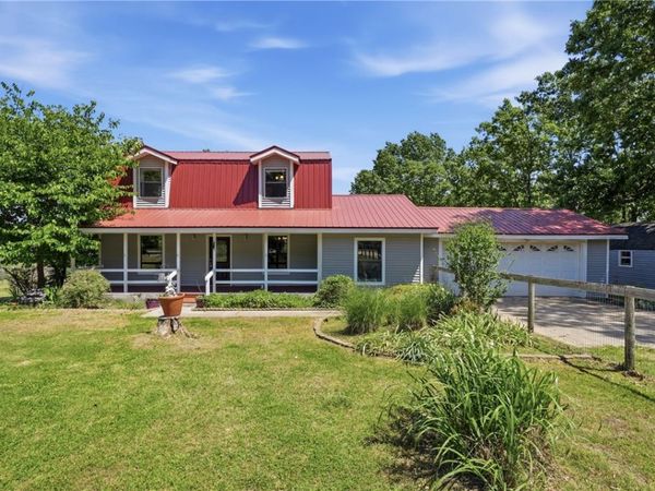 257 County Road 332, Eureka Springs, AR 72632