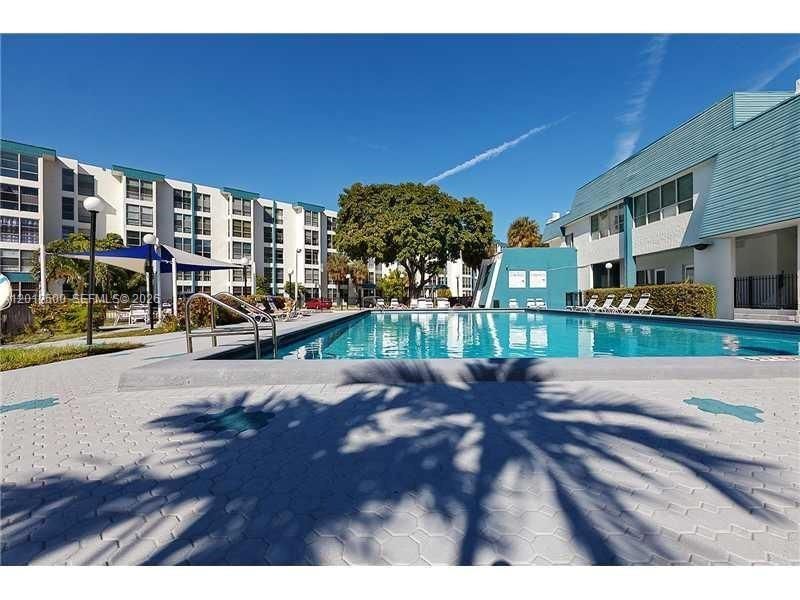 17560 Atlantic Blvd , Unit 201, Sunny Isles Beach, FL 33160 Photo