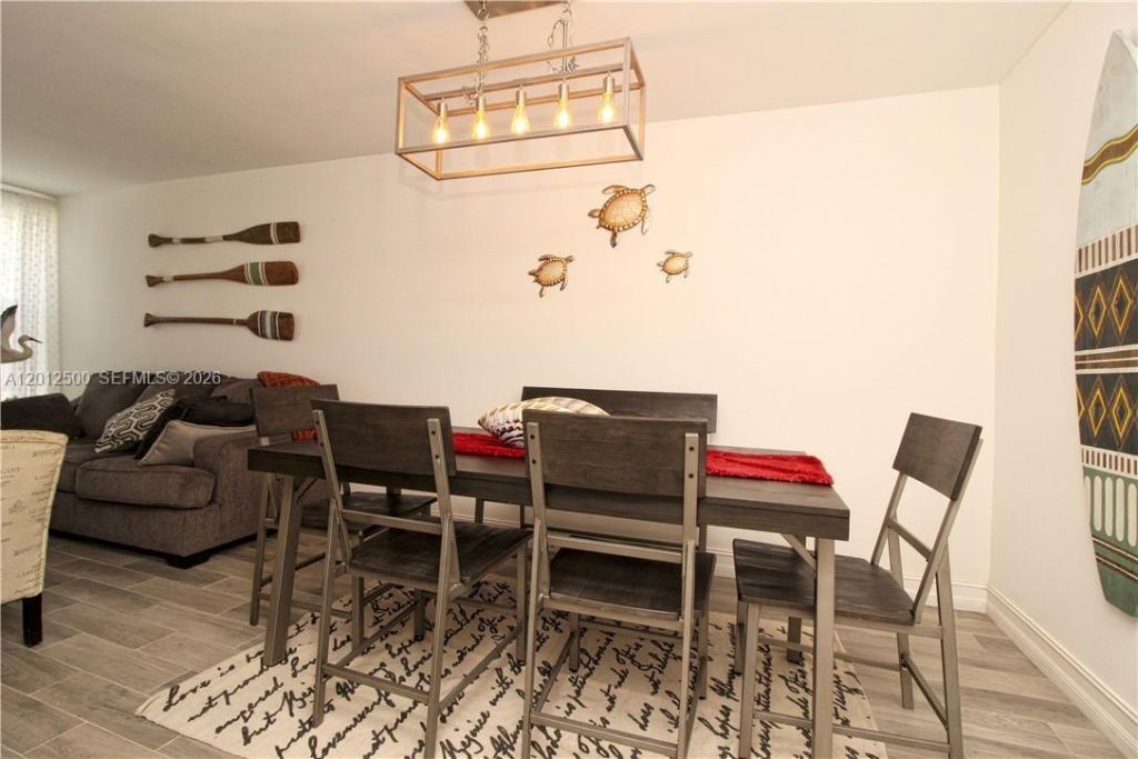 17560 Atlantic Blvd , Unit 201, Sunny Isles Beach, FL 33160 Photo