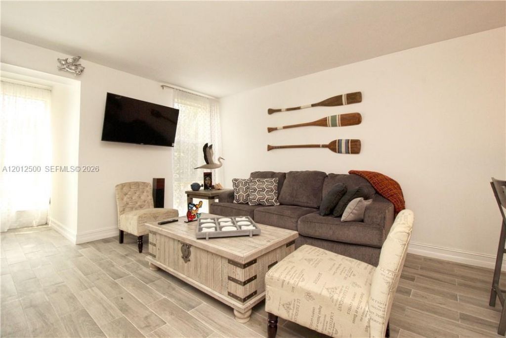 17560 Atlantic Blvd , Unit 201, Sunny Isles Beach, FL 33160 Photo