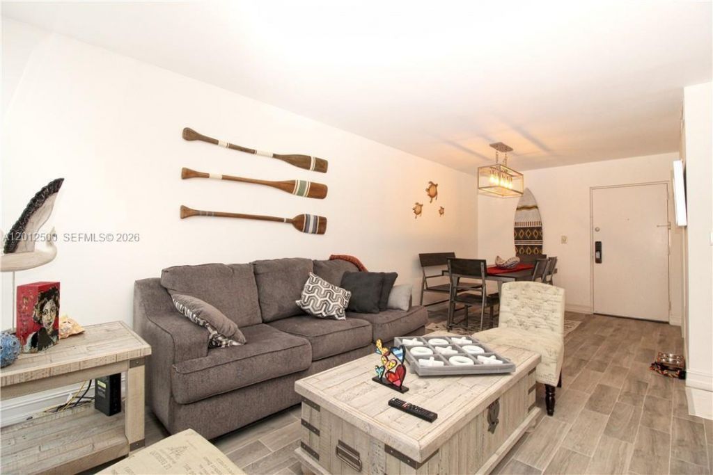 17560 Atlantic Blvd , Unit 201, Sunny Isles Beach, FL 33160 Photo