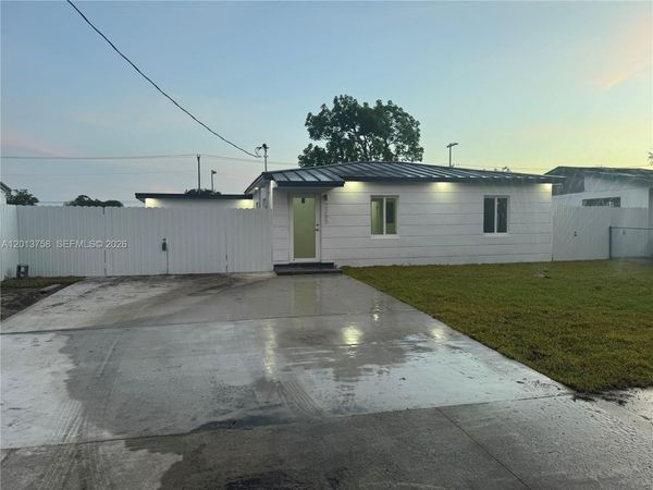 2265 NW 155 ST , Miami Gardens, FL 33054