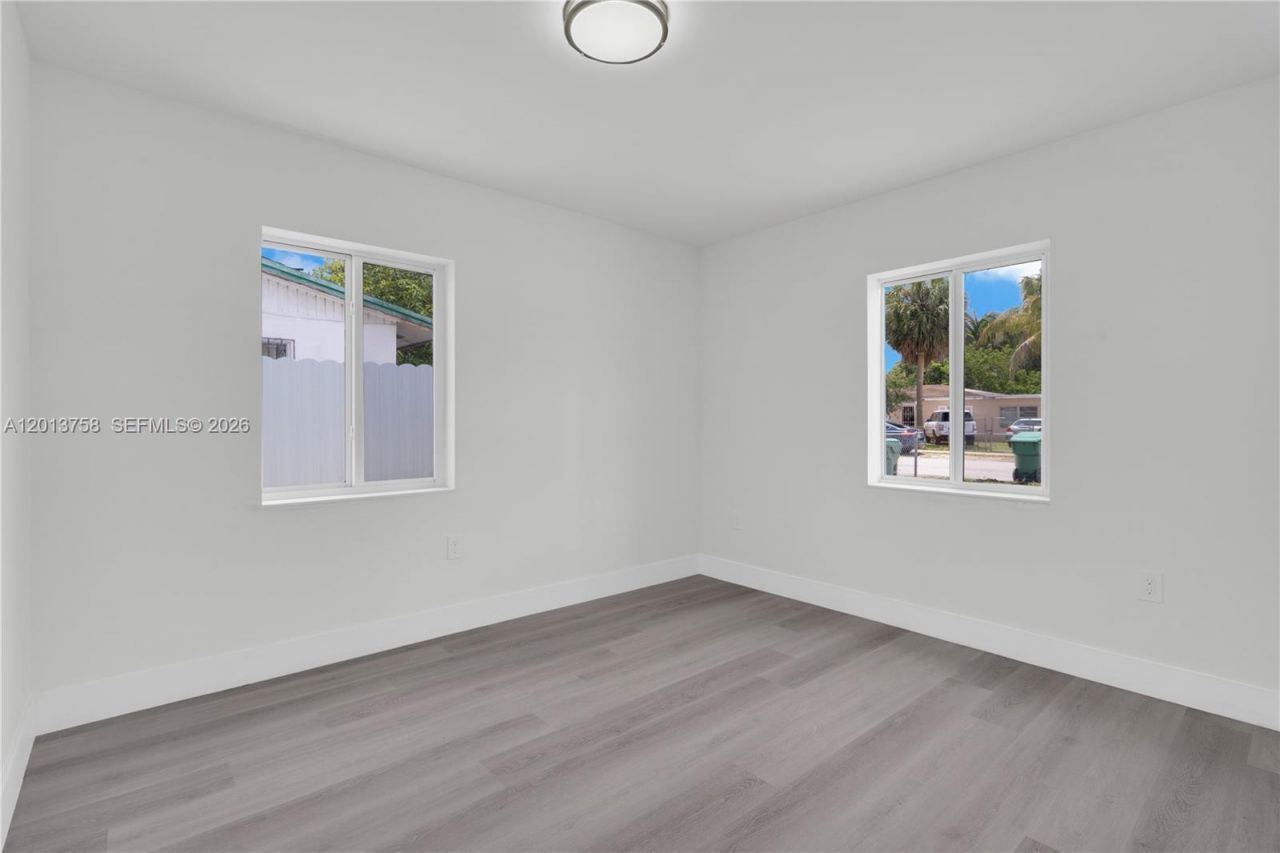 2265 NW 155 St , Miami Gardens, FL 33054 Photo