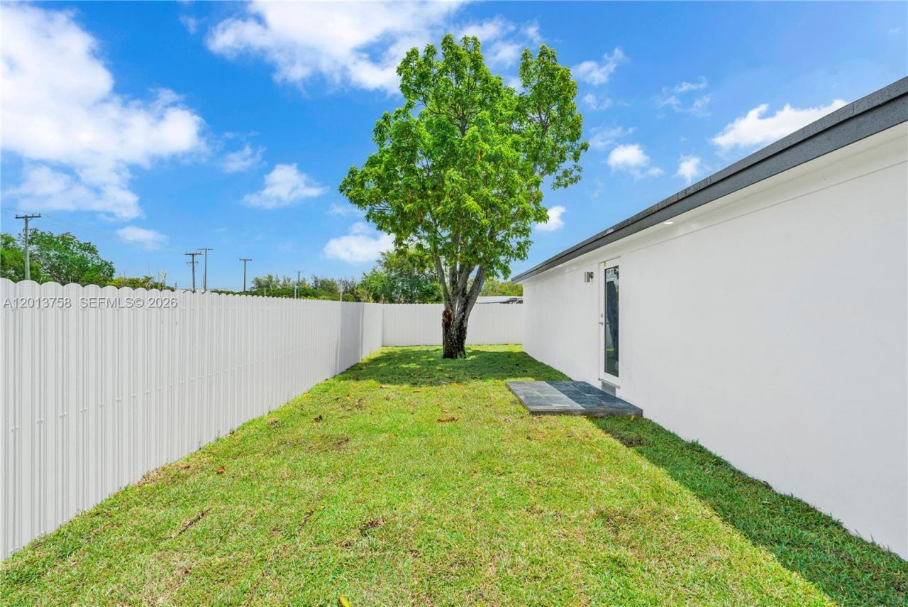 2265 NW 155 St , Miami Gardens, FL 33054 Photo
