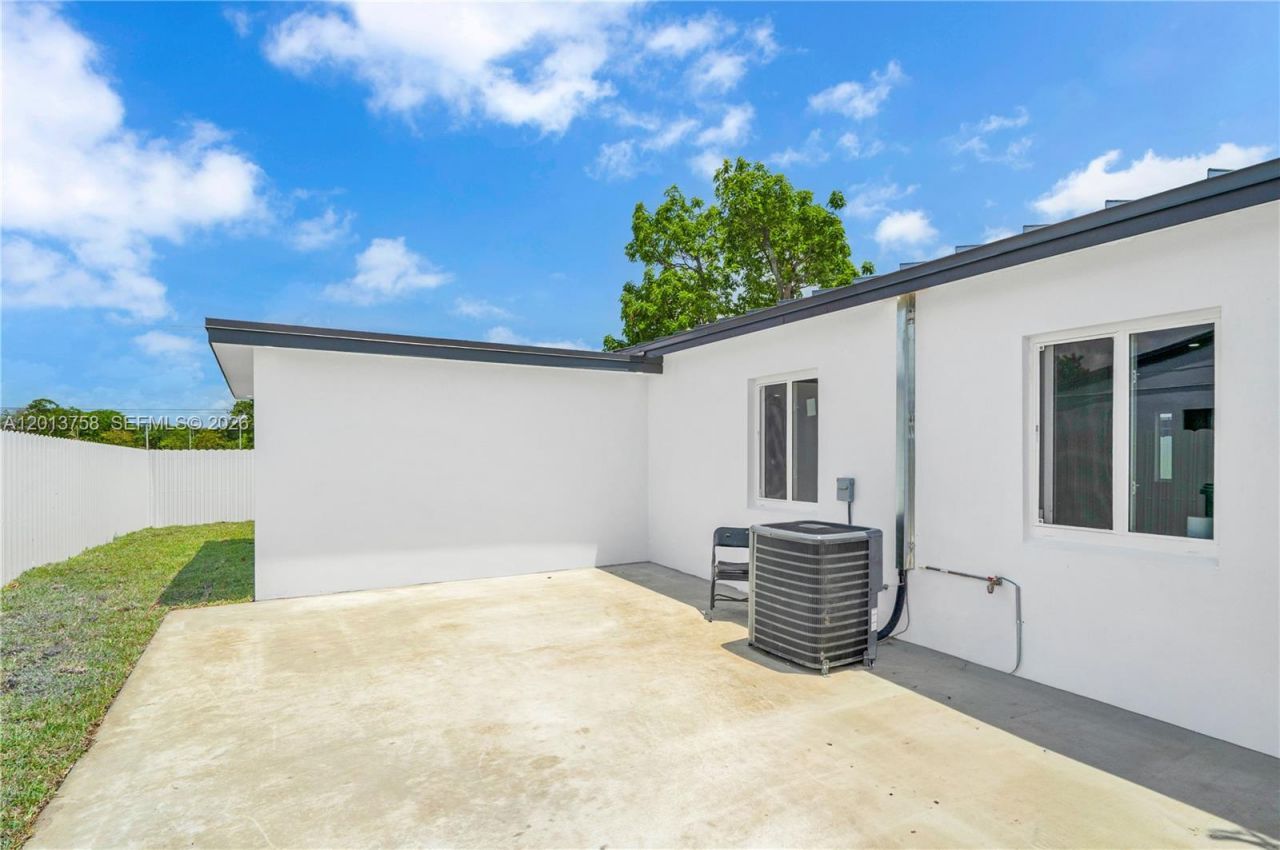 2265 NW 155 St , Miami Gardens, FL 33054 Photo