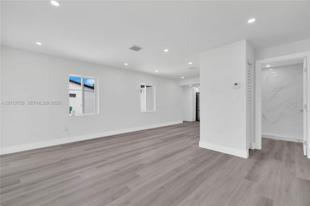 2265 NW 155 St , Miami Gardens, FL 33054 Photo