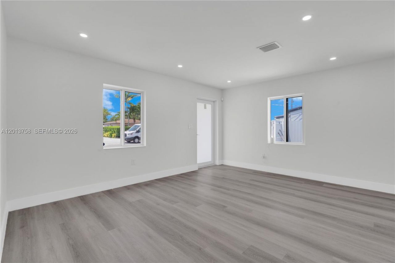 2265 NW 155 St , Miami Gardens, FL 33054 Photo