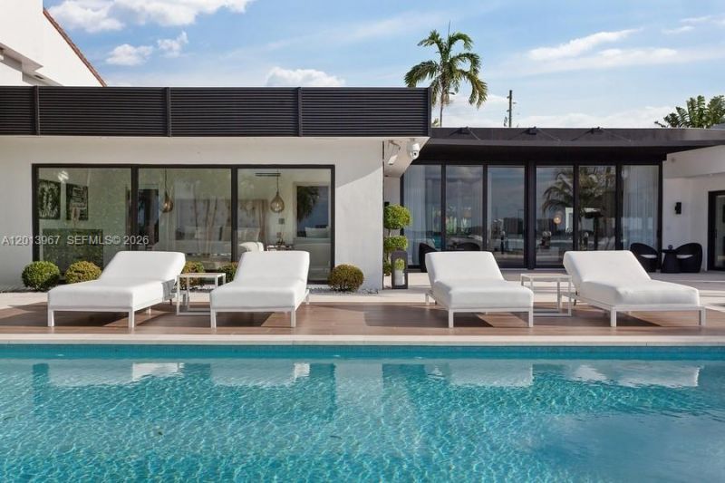 7972 Biscayne Point Cir , Miami Beach, FL 33141 Photo