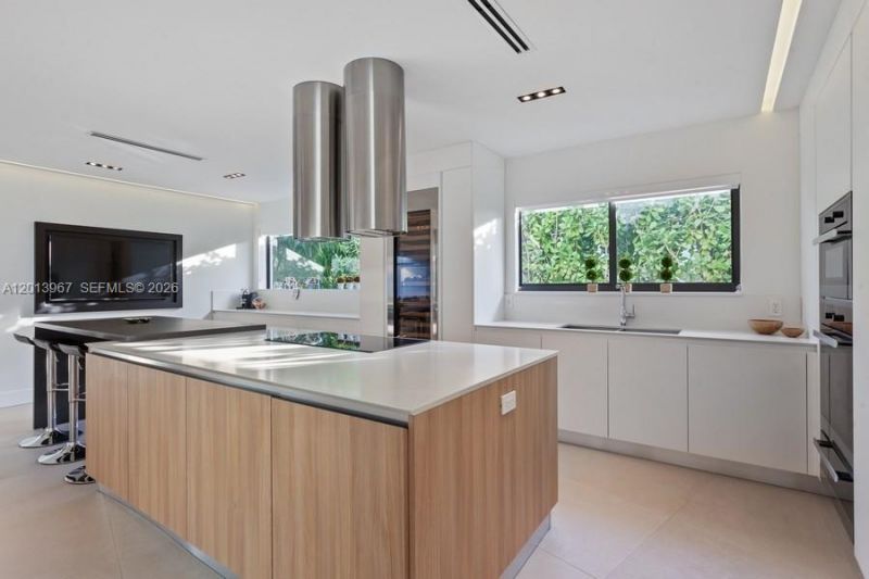 7972 Biscayne Point Cir , Miami Beach, FL 33141 Photo