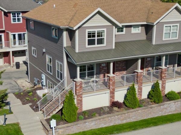 14 Sinatra Way, Fitchburg, WI 53711