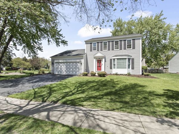 2150 Cumberland Parkway , Algonquin, IL 60102