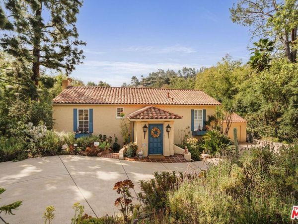 1100 Pine Oak Lane, Pasadena, CA 91105