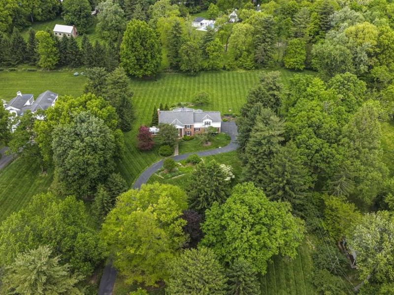 8140 Indian Hill Road, Indian Hill, OH 45243 Photo 3