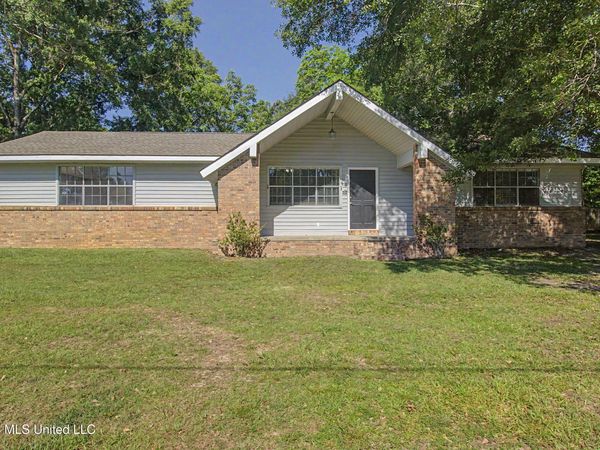 404 S Dorothy Street, Wiggins, MS 39577